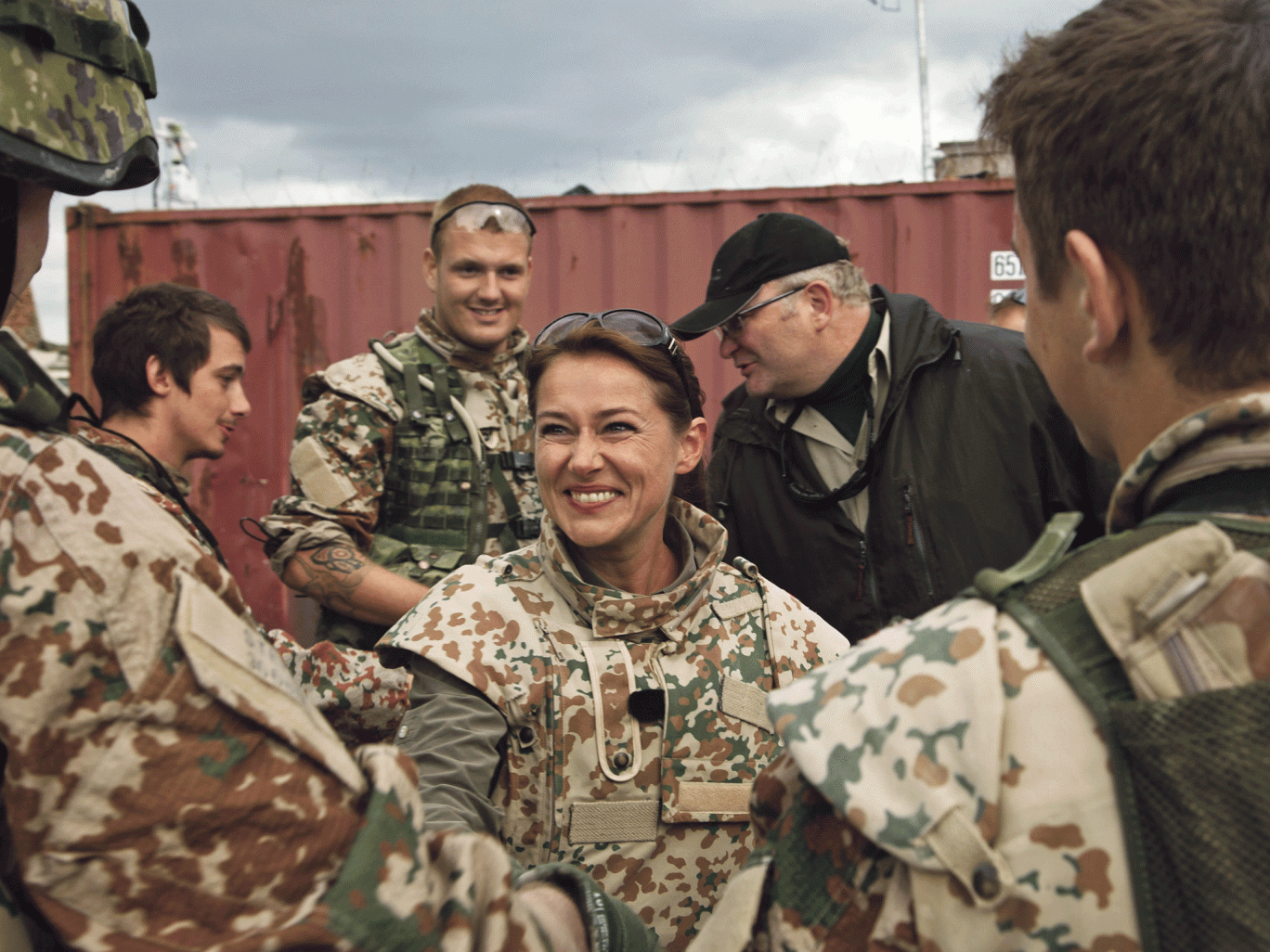 Birgitte Nyborg visitando a las tropas danesas en "Borgen". Foto: Independent.co.uk