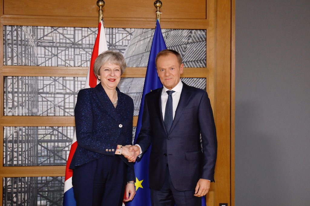 El Presidente del Consejo Europeo, Donald Tusk, con Theresa May